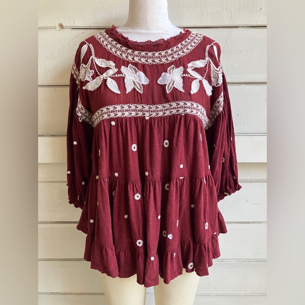 Free People burgundy small top.